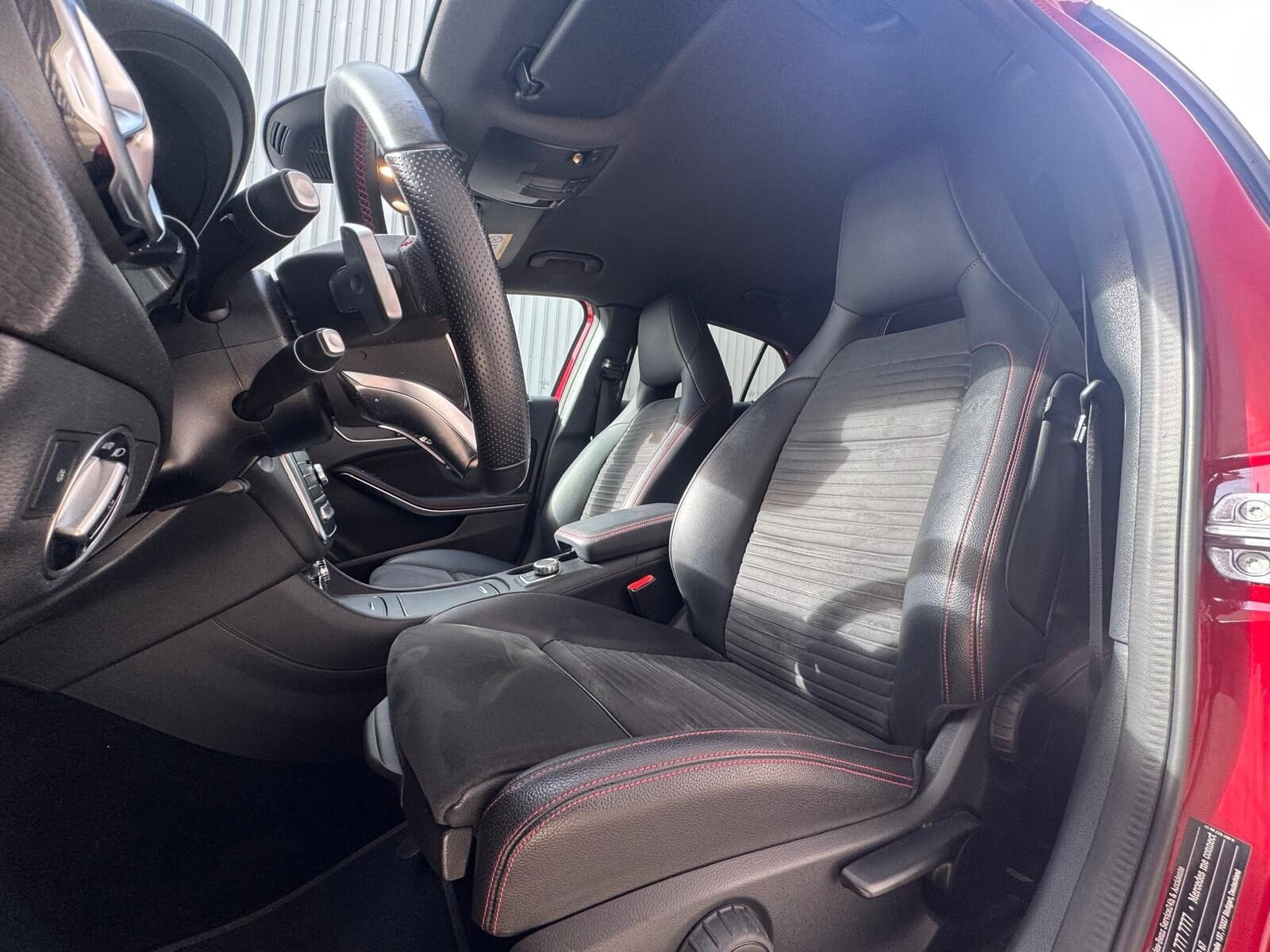 MERCEDES-BENZ GLA 200CDI