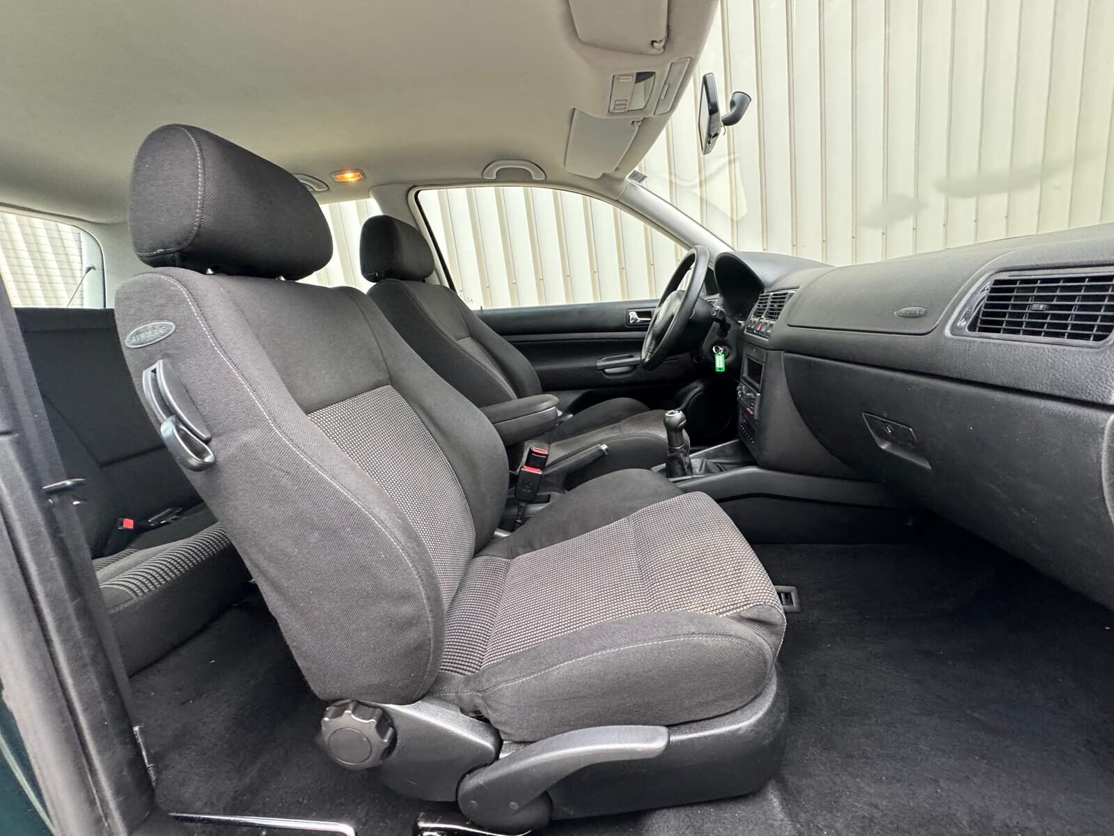 VOLKSWAGEN GOLF 1.9TDI 100CV